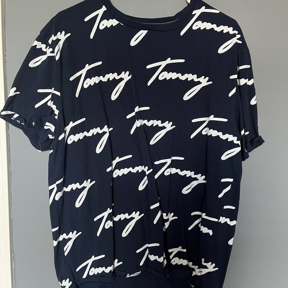 Tommy Hilfiger Tee Shirt - Picture 1 of 1